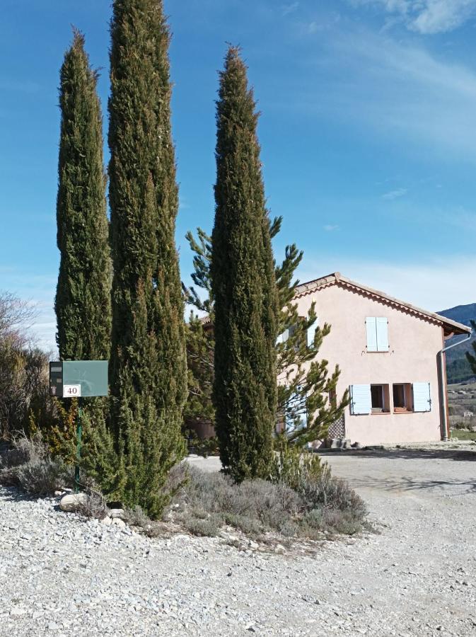Un Petit Coin De Paradis Orpierre Exterior foto