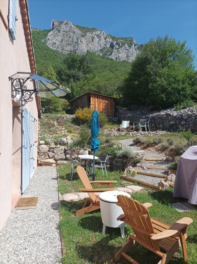 Un Petit Coin De Paradis Orpierre Exterior foto
