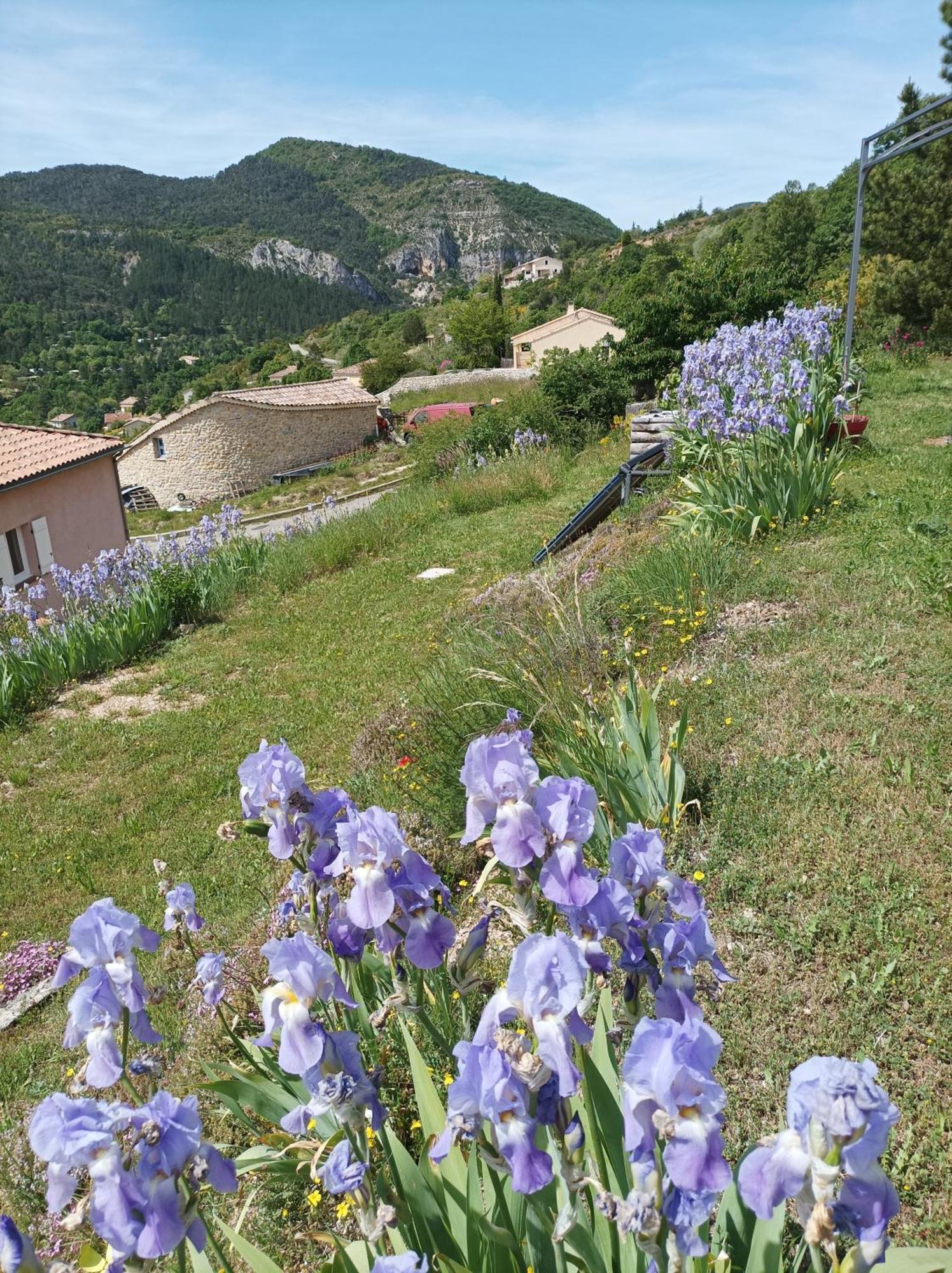Un Petit Coin De Paradis Orpierre Exterior foto